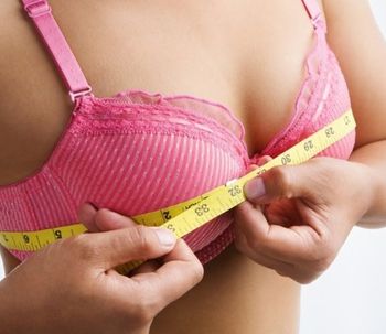 Crece la moda de las prótesis mamarias pequeñas